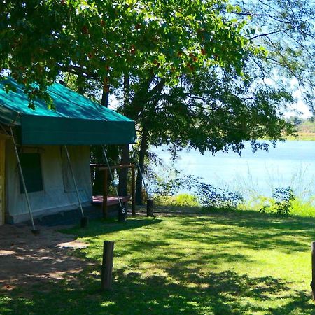 Ndhovu Safari Lodge Mahango Exterior foto